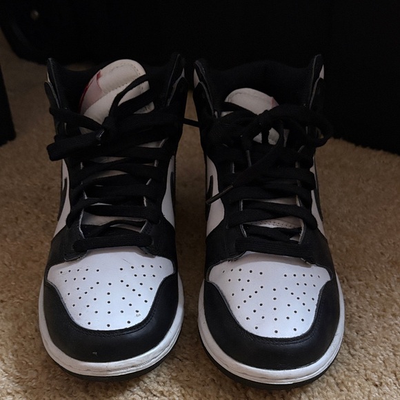 Nike Black and White Women's Sneakers